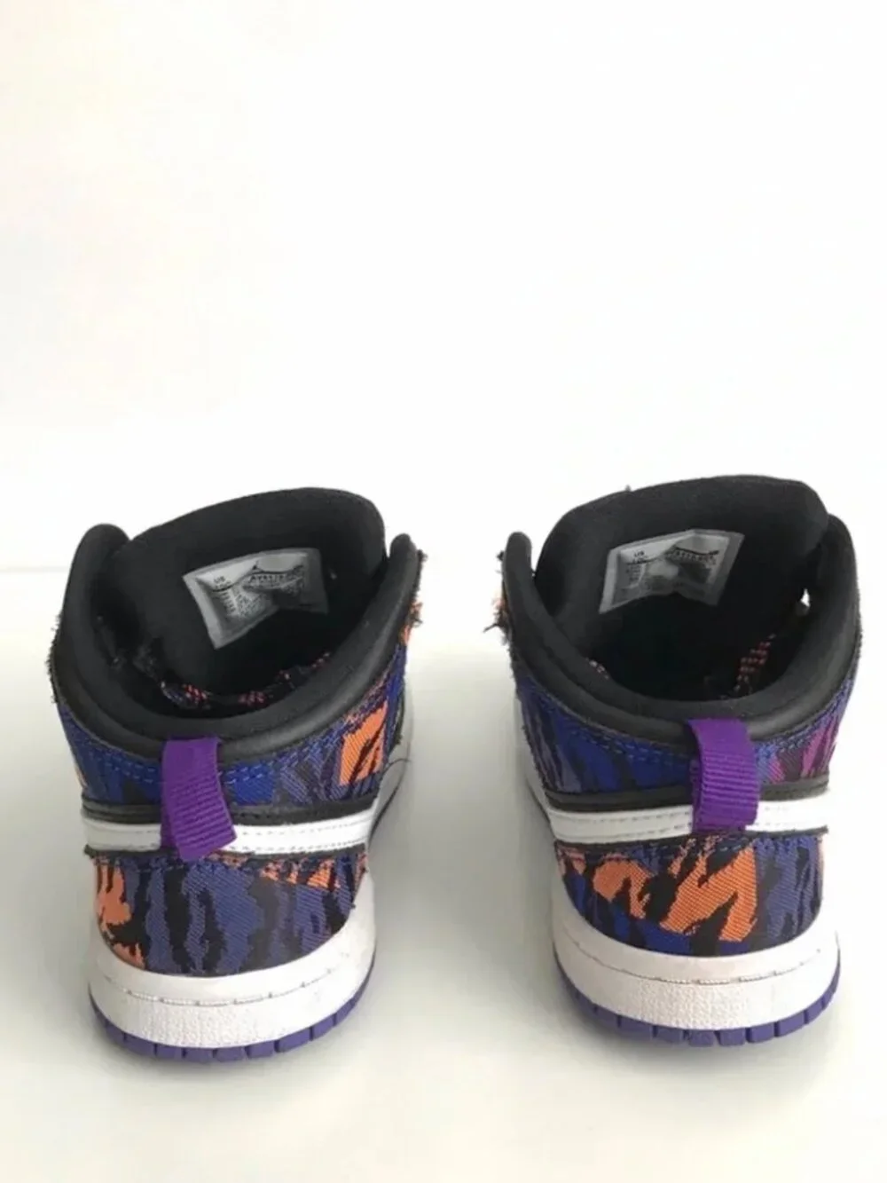 Nike Air Jordan 1 Mid SE GS 